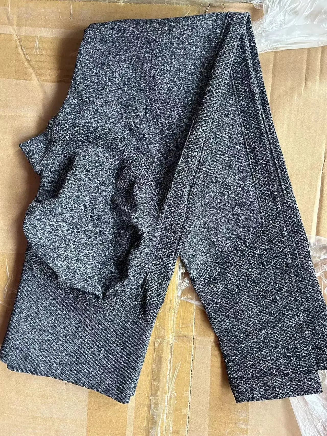 Women Seamless Solid Leggings Knit Slim Leggings High Waist Hip Liftting Fashion Elastic Fitness Yoga Tights Gym Workout Pants