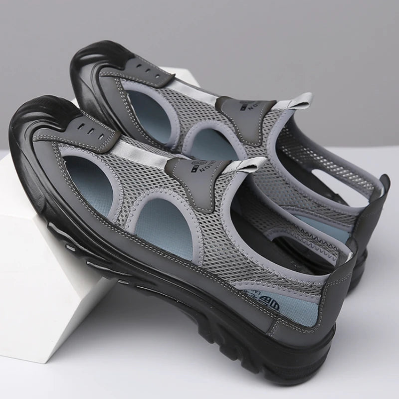 New Summer Sandals Breathable Men Shoes Mesh Outdoor Men Hollow Sandals Antiskid Beach Sandals Flats Footwear Zapatillas Hombre